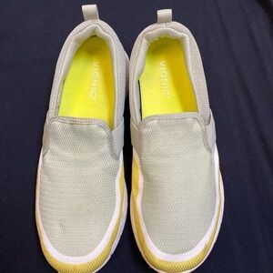 Vionic Nalia Mesh Walking Shoes Slip On Lightweight in Sage Size 10